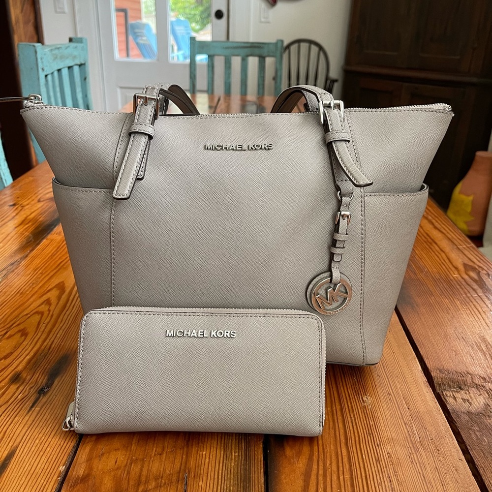 Michael Kors Jet Set Silver-Tone Tote & Wallet Set